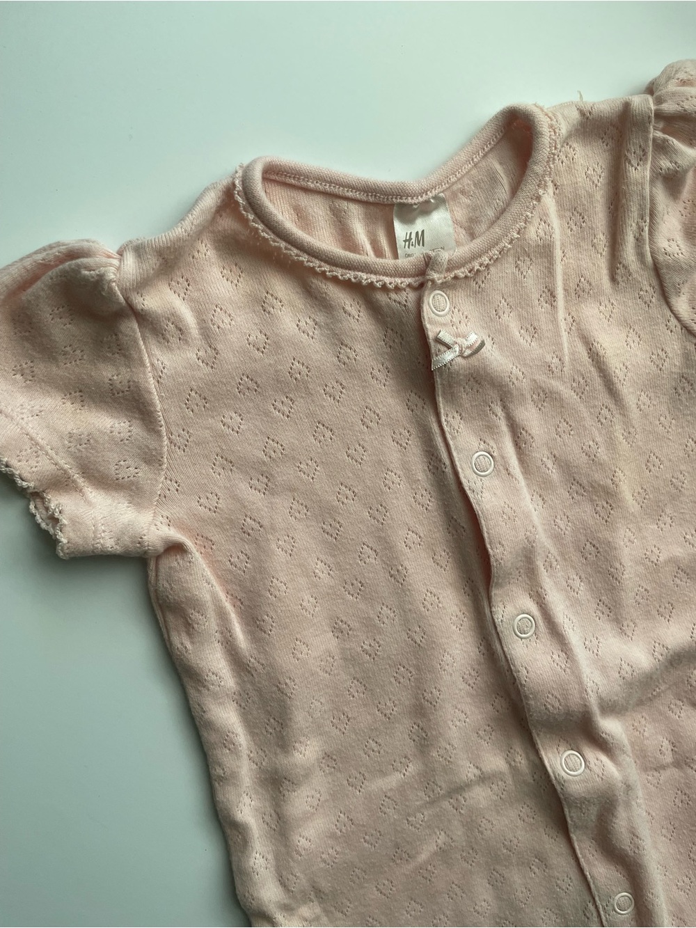 H&M 100% Organic Cotton Soft Pink Heart Eyelet Baby One-Piece Romper - Picture 2 of 9
